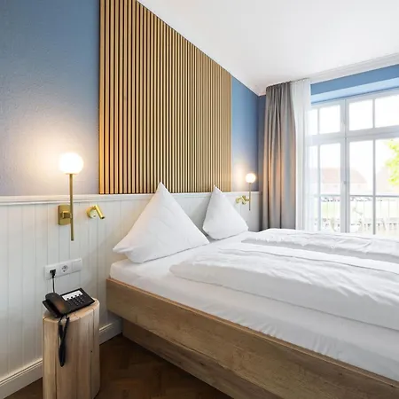 ホテル Zum Goldenen Anker Tönning